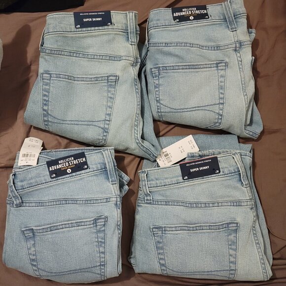 6 pairs of Hollister Light Wash Super Skinny Jeans/Aeropostale Jeans PLUS EXTRAS